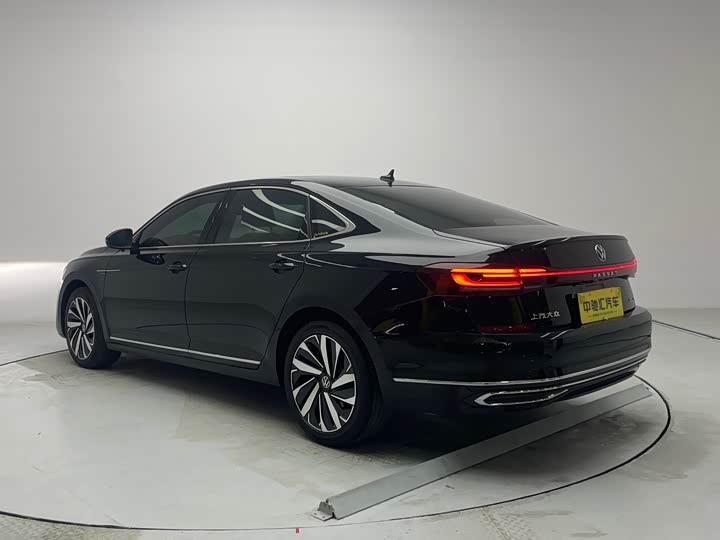 Фото 20 - Volkswagen Passat