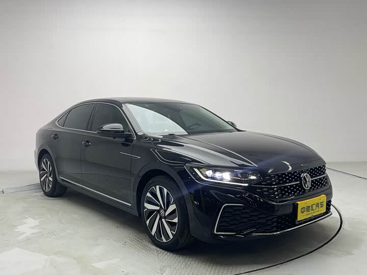 Фото 3 - Volkswagen Passat