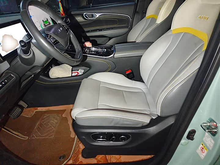 Фото 17 - GAC Aion V