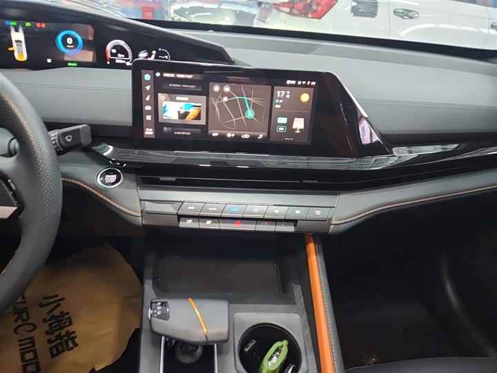 Фото 13 - Changan UNI-V Hybrid