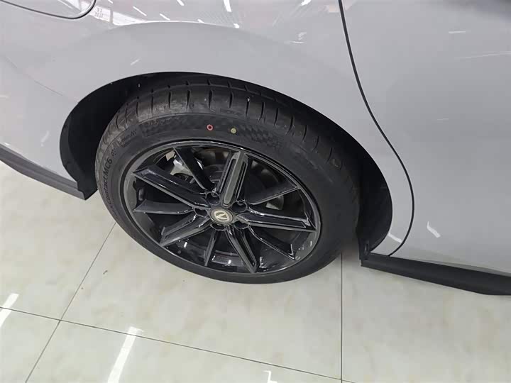 Фото 26 - Changan UNI-V Hybrid