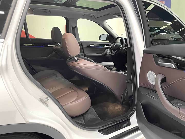 Фото 12 - BMW X1