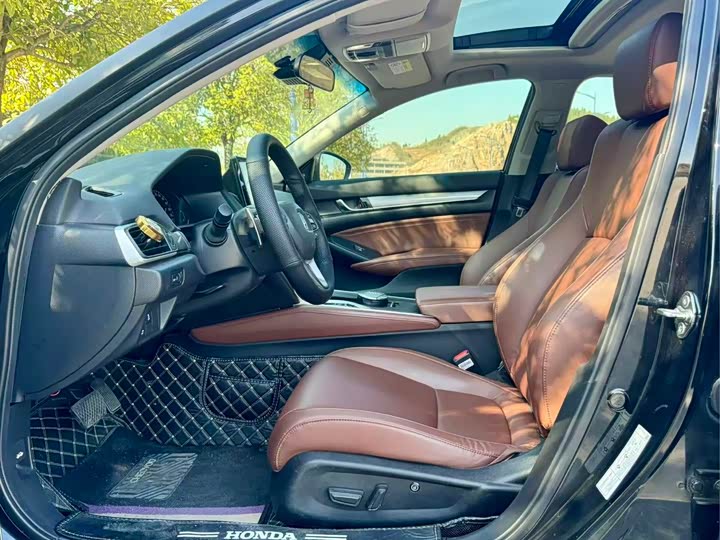 Фото 7 - Honda Inspire