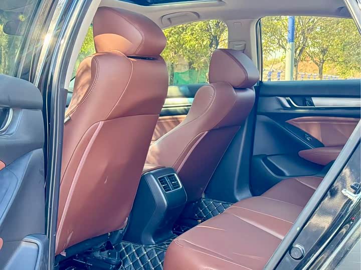 Фото 8 - Honda Inspire