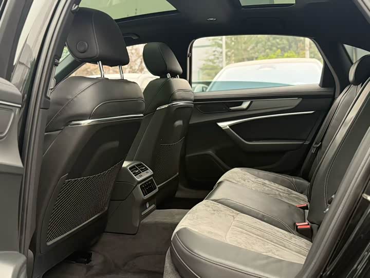 Фото 3 - Audi A6L