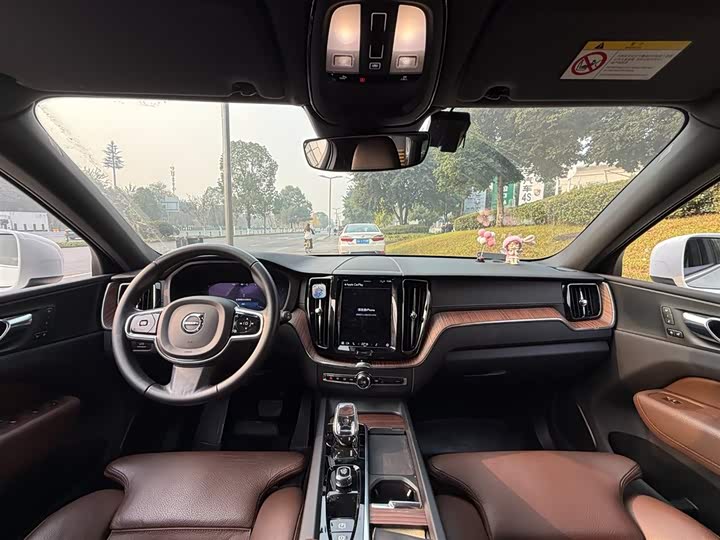 Фото 7 - Volvo XC60