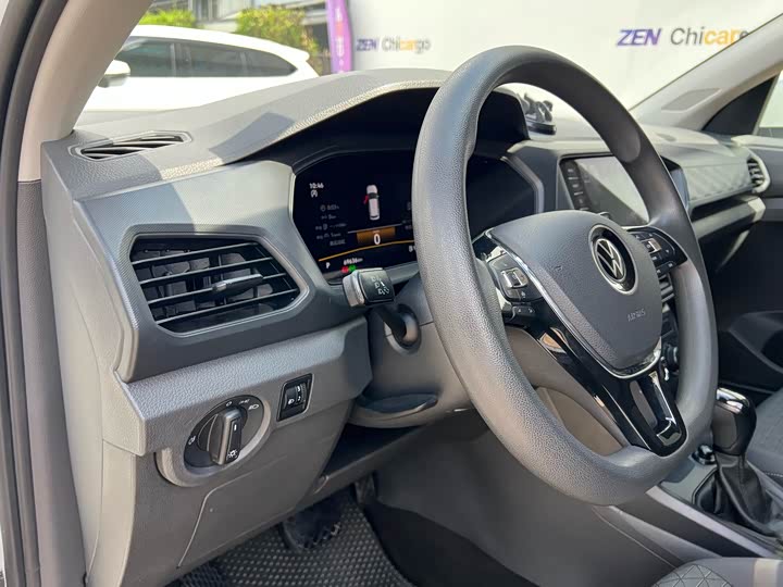 Фото 12 - Volkswagen T-Cross