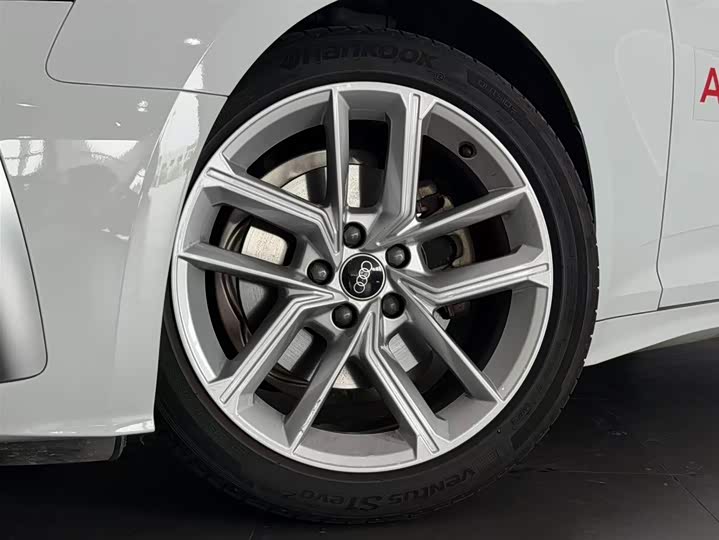 Фото 27 - Audi A5