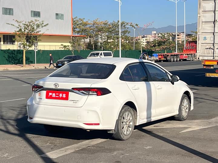 Фото 5 - Toyota Corolla