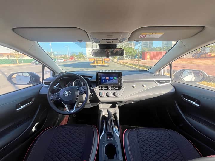 Фото 7 - Toyota Corolla