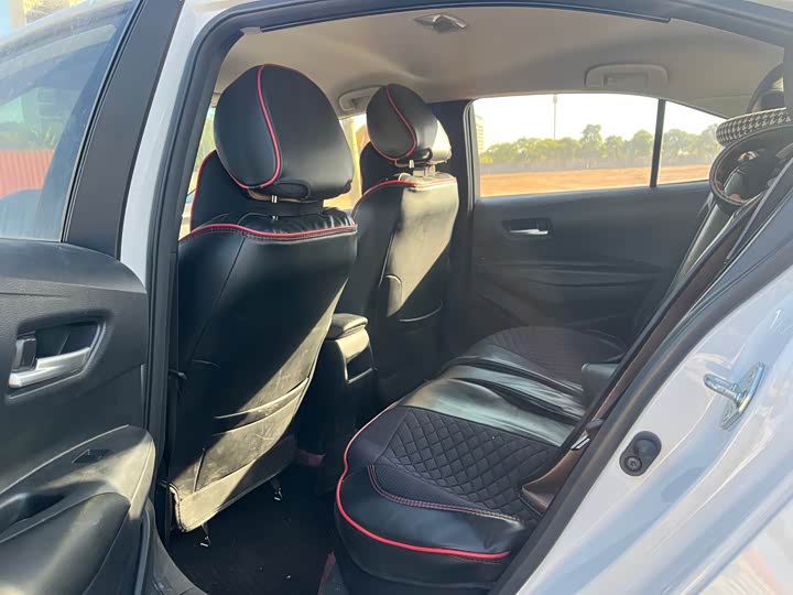 Фото 8 - Toyota Corolla