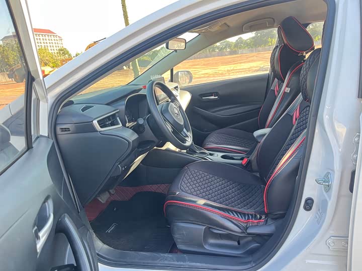 Фото 9 - Toyota Corolla