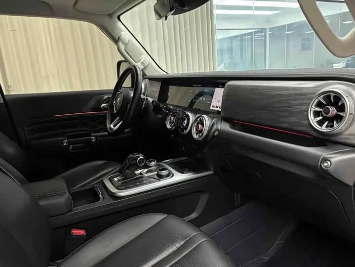 Фото 6 - Tank 300