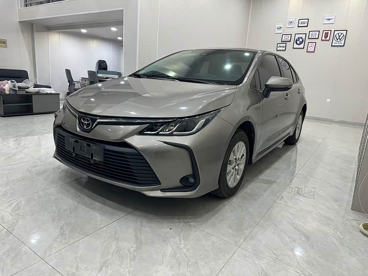 Фото 1 - Toyota Corolla