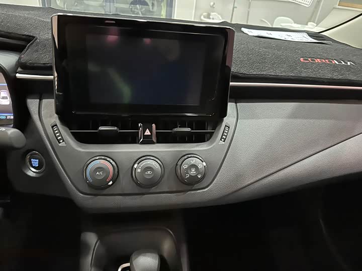 Фото 12 - Toyota Corolla