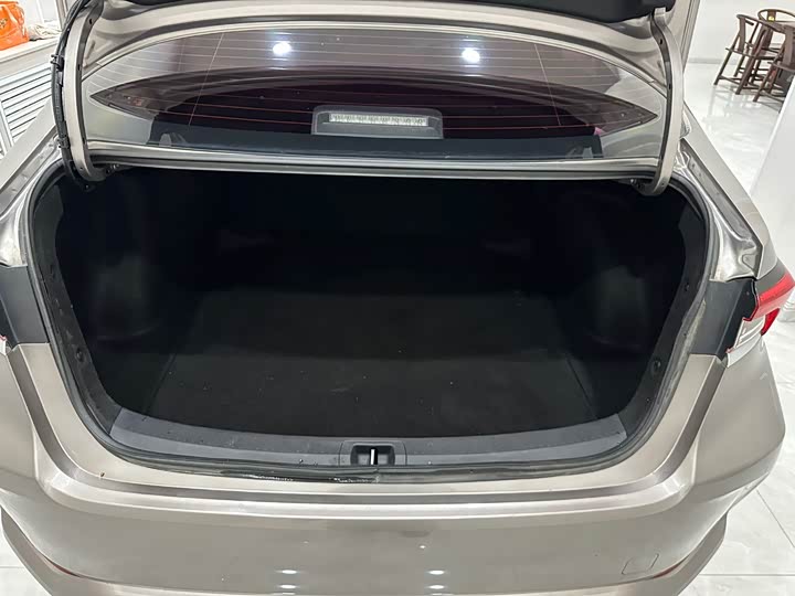 Фото 16 - Toyota Corolla