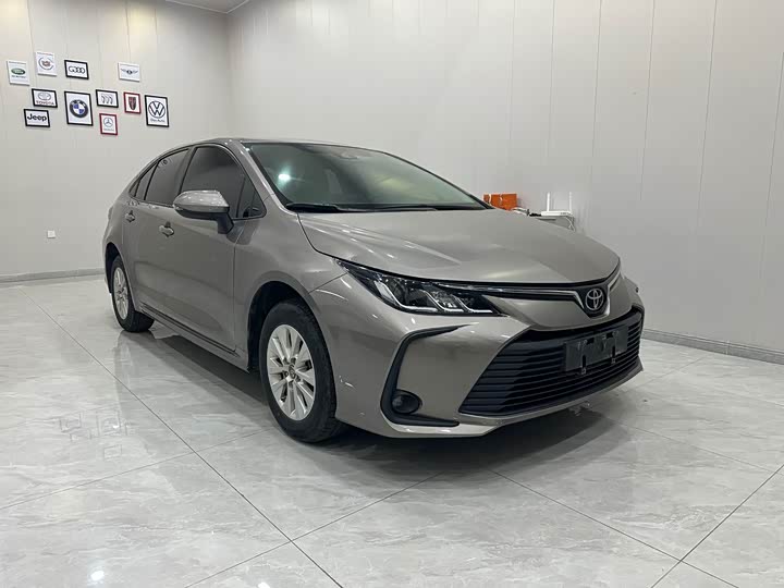 Фото 3 - Toyota Corolla