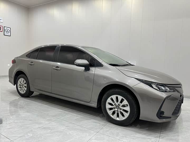 Фото 4 - Toyota Corolla