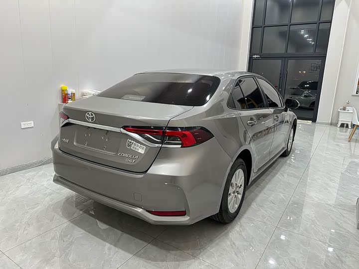 Фото 5 - Toyota Corolla