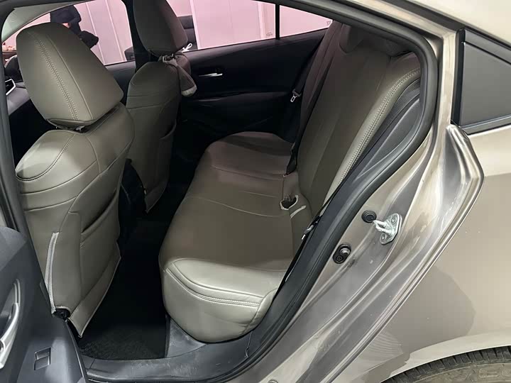 Фото 9 - Toyota Corolla