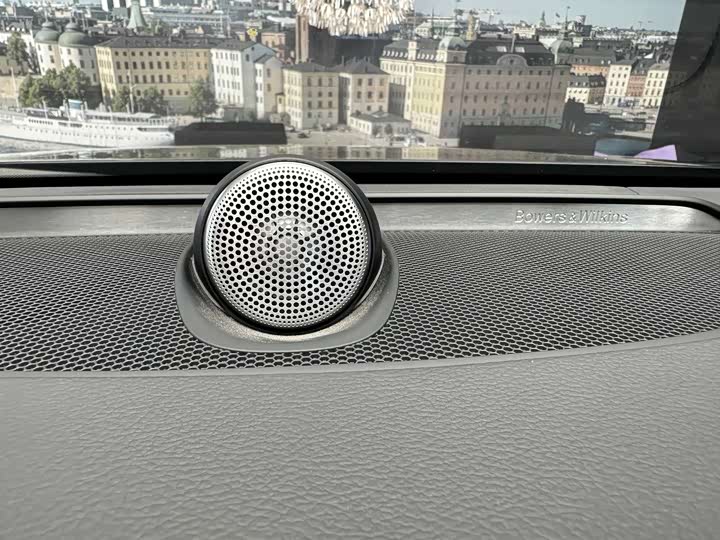 Фото 13 - Volvo S90