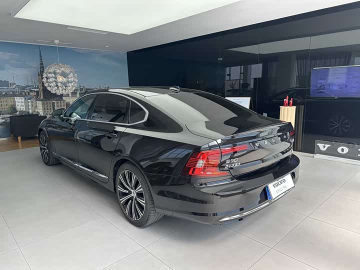 Фото 17 - Volvo S90