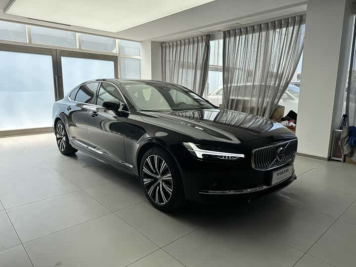 Фото 3 - Volvo S90