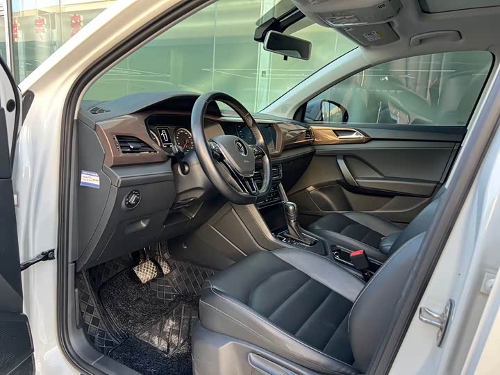 Фото 3 - Volkswagen Tharu