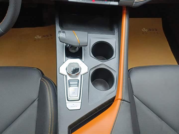 Фото 16 - Changan UNI-V