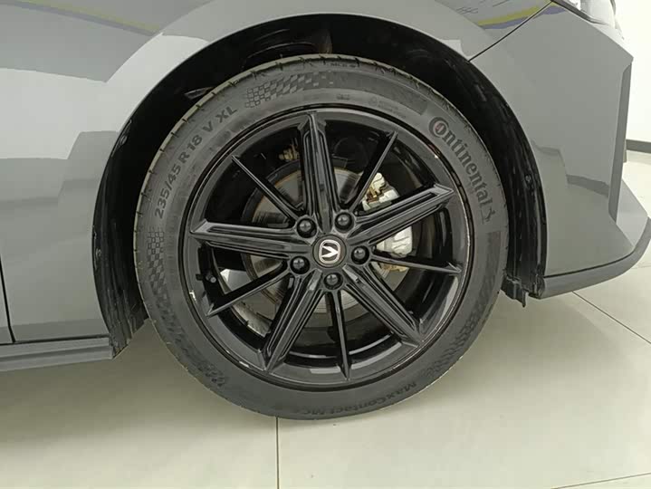 Фото 6 - Changan UNI-V