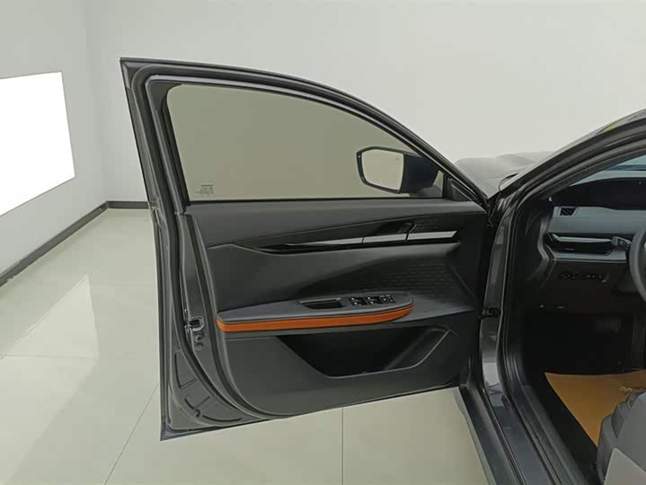 Фото 7 - Changan UNI-V