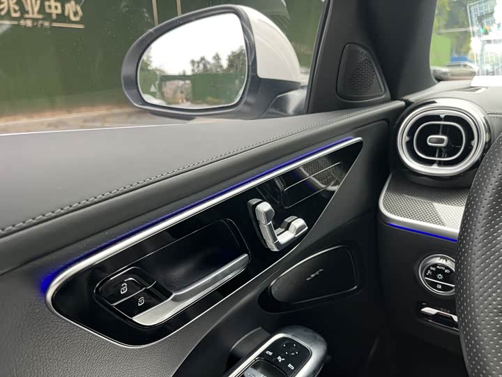 Фото 19 - Mercedes-Benz C-Class