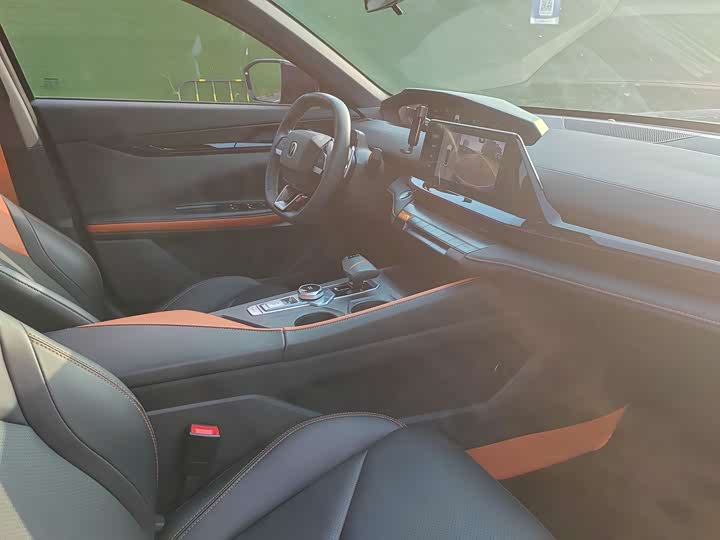 Фото 12 - Changan UNI-V