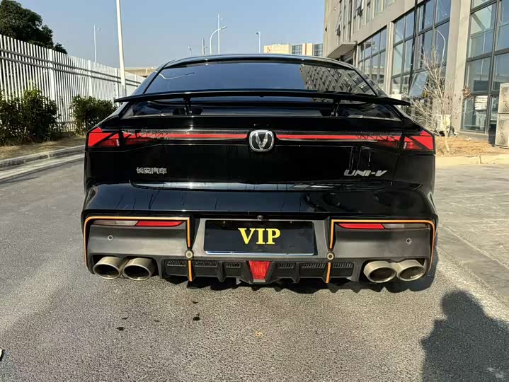 Фото 14 - Changan UNI-V