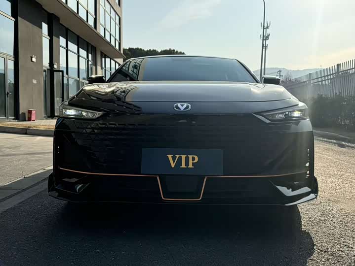 Фото 2 - Changan UNI-V