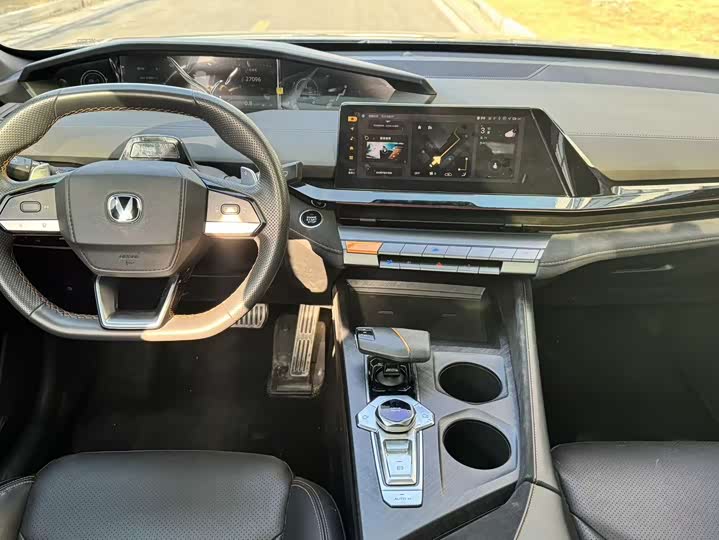 Фото 7 - Changan UNI-V