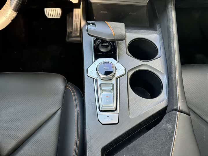 Фото 9 - Changan UNI-V