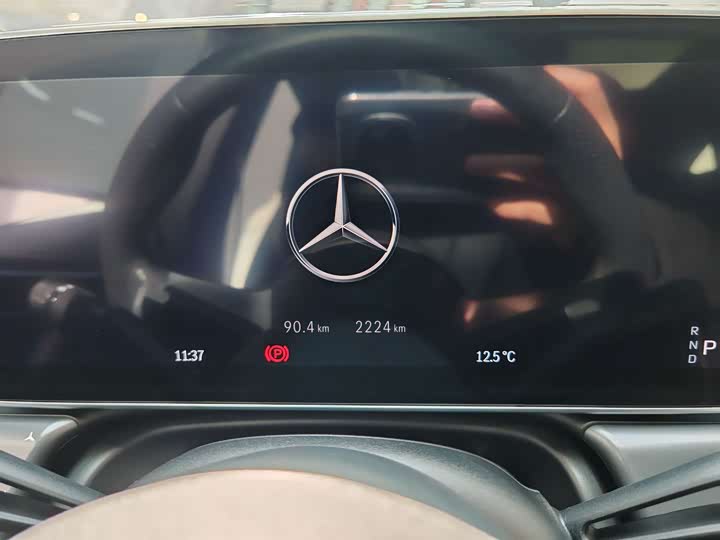 Фото 12 - Mercedes-Benz EQE