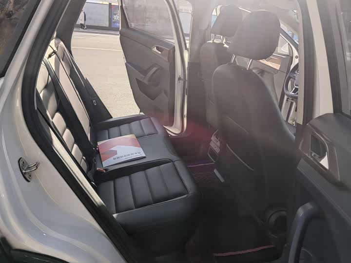 Фото 10 - Volkswagen Tharu