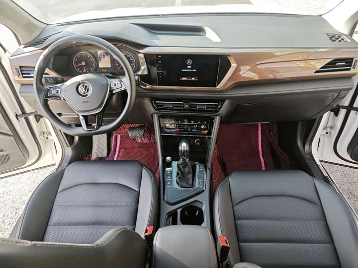 Фото 11 - Volkswagen Tharu