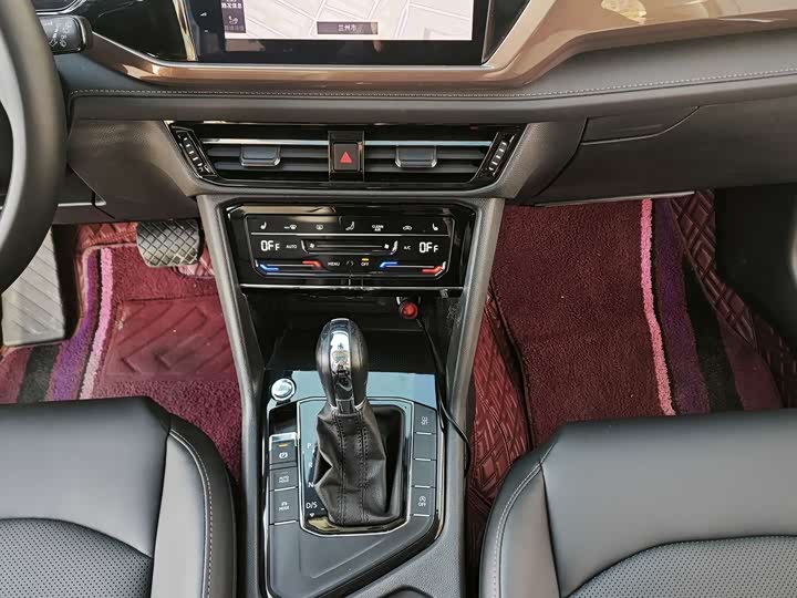 Фото 12 - Volkswagen Tharu