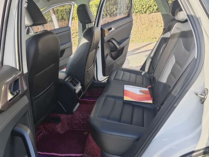 Фото 8 - Volkswagen Tharu