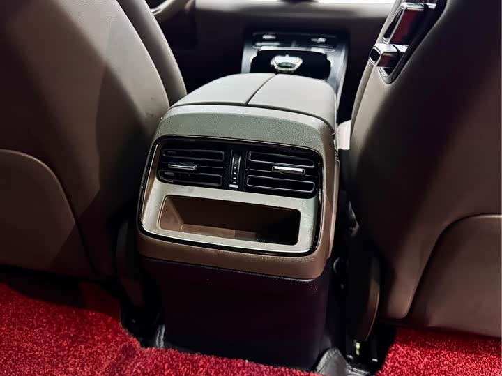 Фото 18 - BYD Han