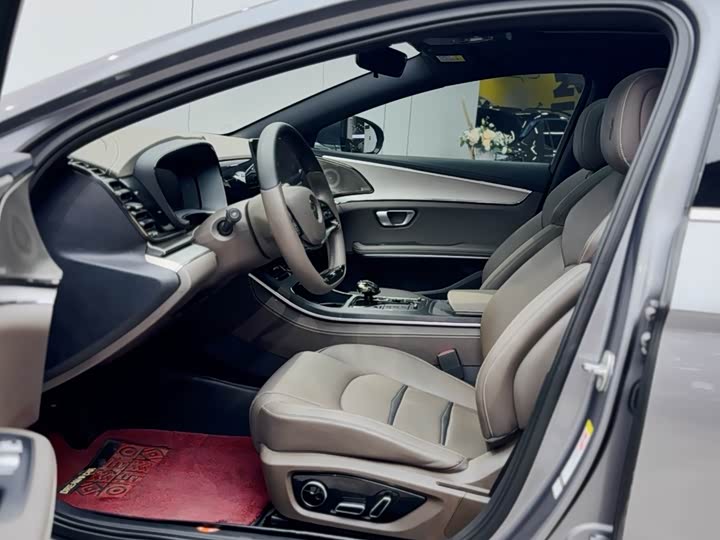 Фото 9 - BYD Han