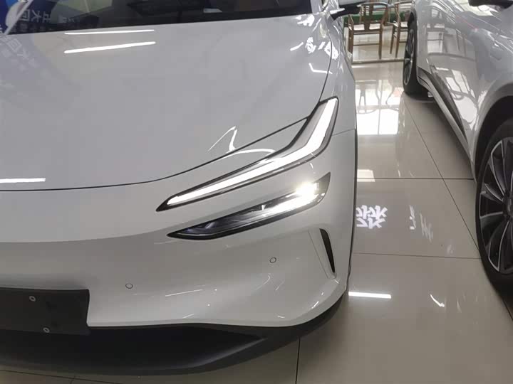 Фото 24 - Nio Onvo L60