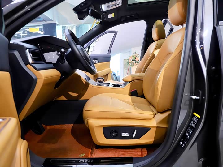 Фото 13 - LiXiang One