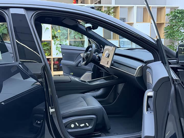 Фото 10 - Nio Onvo L60