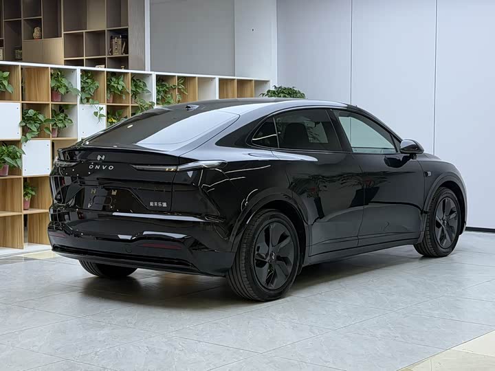 Фото 15 - Nio Onvo L60