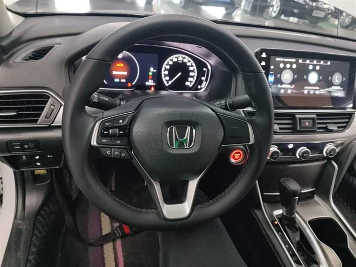 Фото 11 - Honda Accord