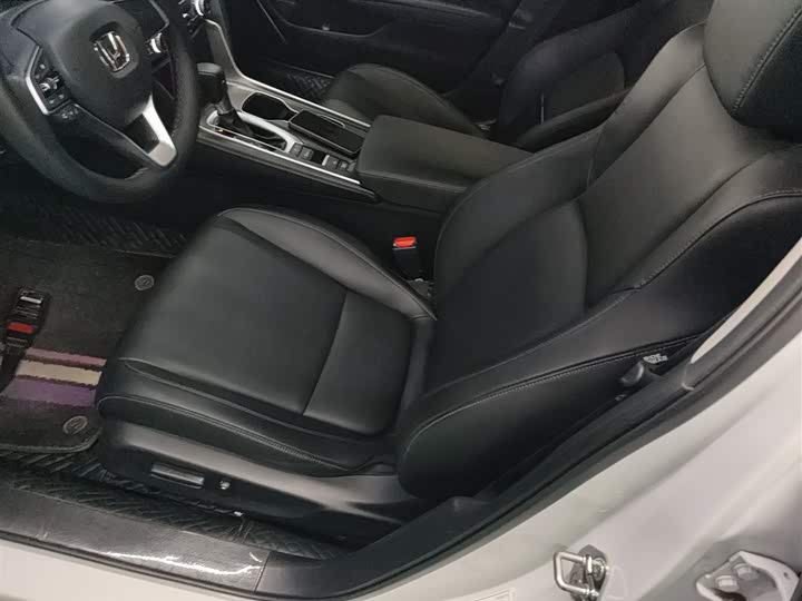 Фото 15 - Honda Accord